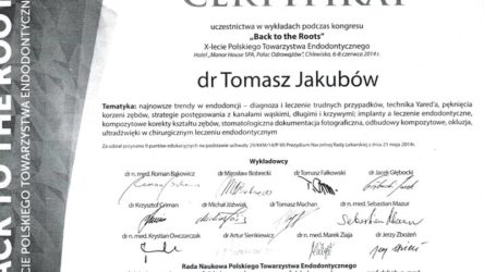 lek. dent. Tomasz Jakubów
