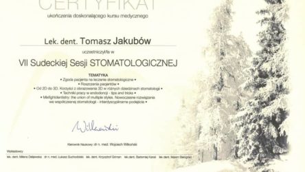 lek. dent. Tomasz Jakubów